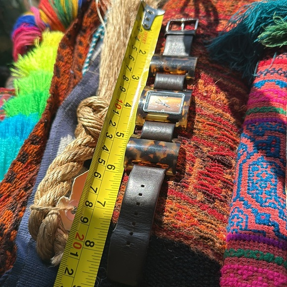 Michael Kors tortoise w brown leather band watch. Vintage. Brand new battery!! - Picture 4 of 16